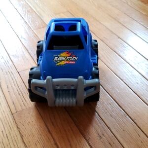 Toys R Us blue buggy truck